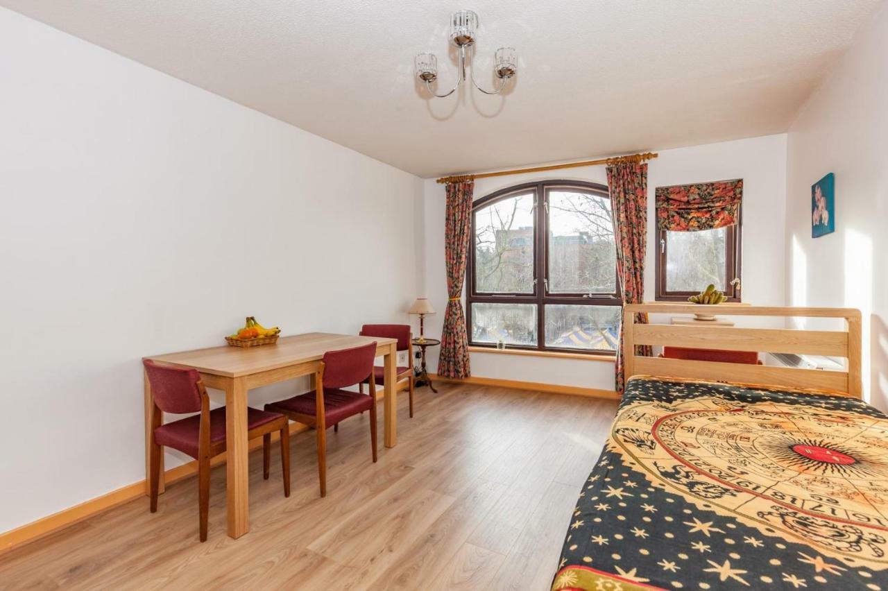 New Bright And Sunny Flat In Centre Oxford
